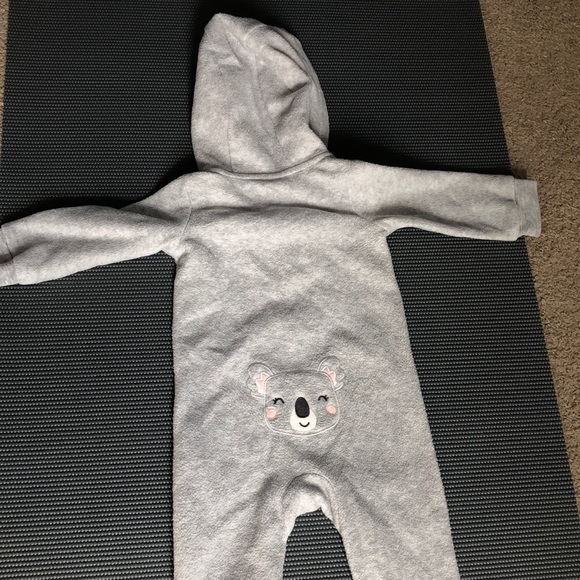 🎀Bundle of 2 one piece hooded one piece outfit🎀 - Picture 9 of 10